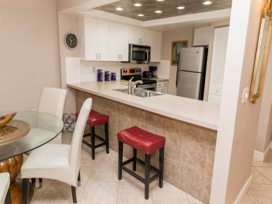 Two Bedroom For Rent on Siesta Key Amazing Pool